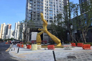 우측 이미지