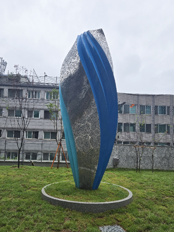 조각, 박건재, 속삭임